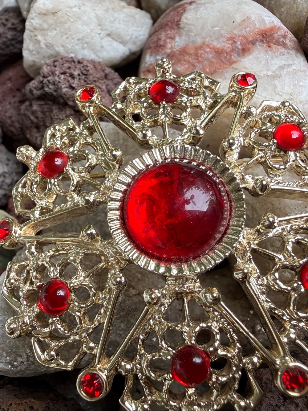 1970 Sarah Coventry “Serenade” Starburst Red Glass Cabochon Flower Brooch